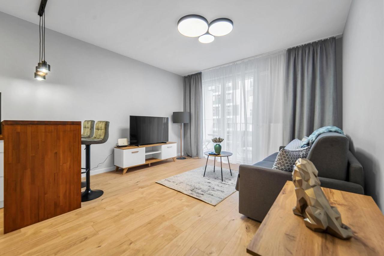 Ursus Comfy Apartment With Free Parking Warsaw Exterior photo